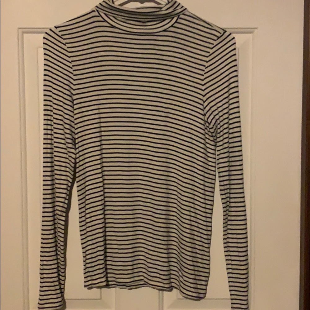 American Eagle turtleneck